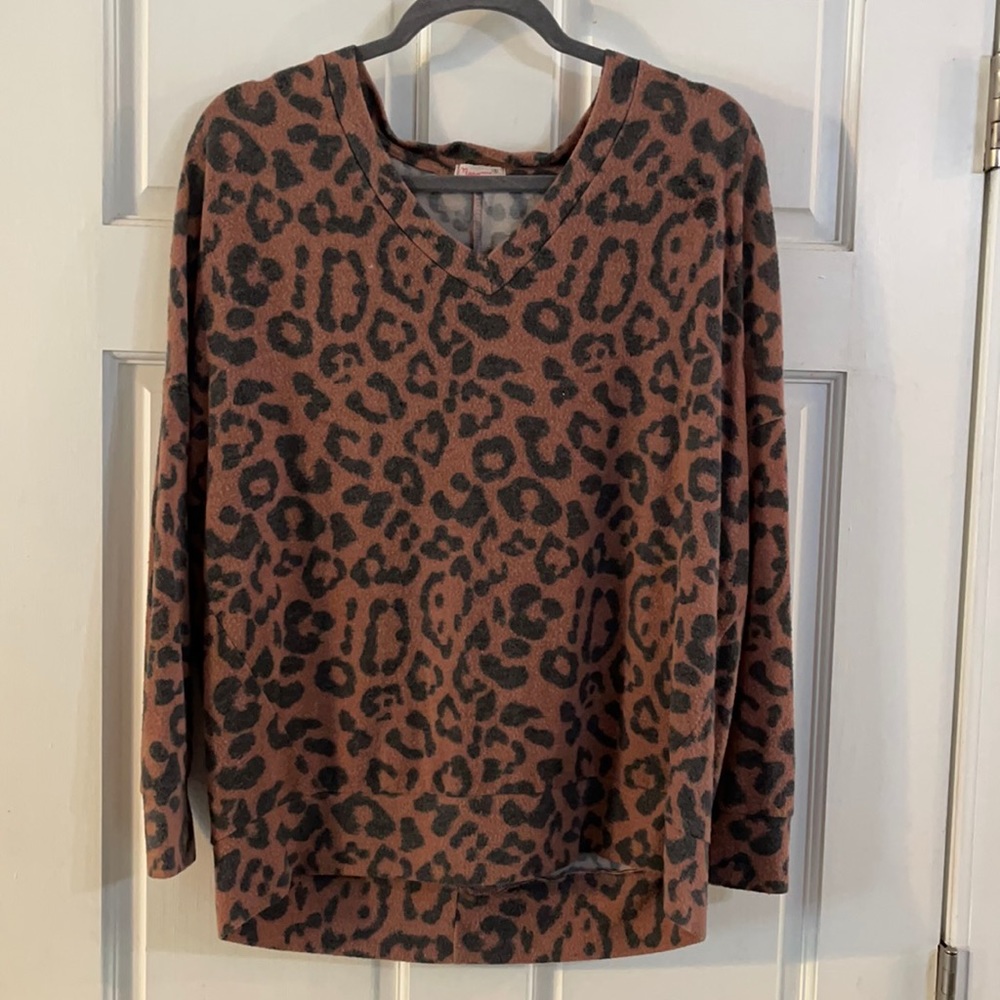 Size small sweater from boutique.  Good condition.